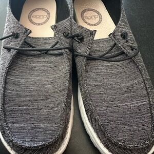 Womens Hey Dudes size 8